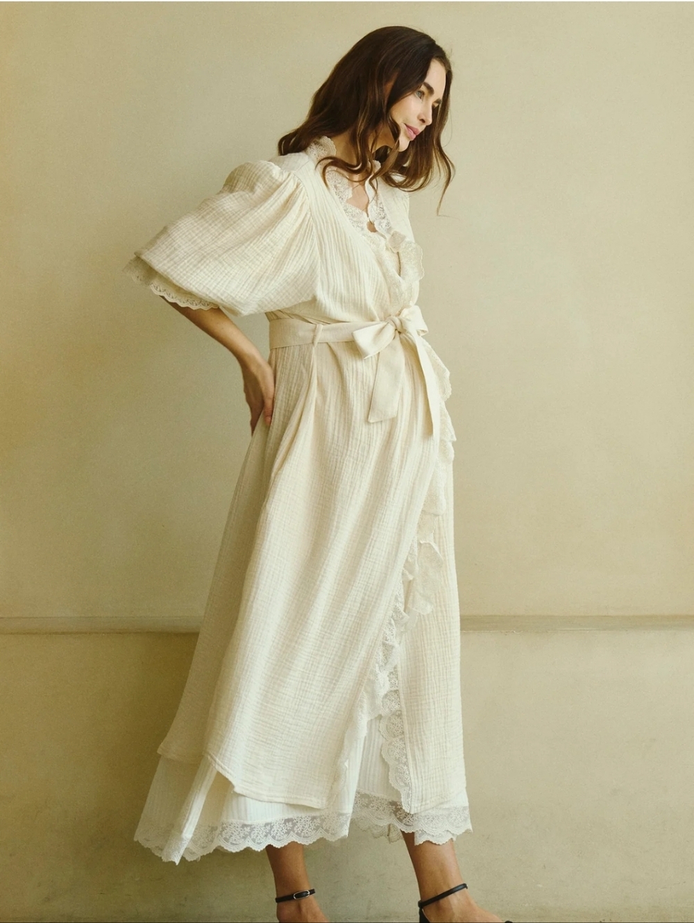 Nothing Fits But - Laced Muslin Robe - Picture 7 of 12